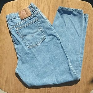 Levis 550 light wash denim vintage 36W x 27L
